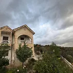 Vila Roan