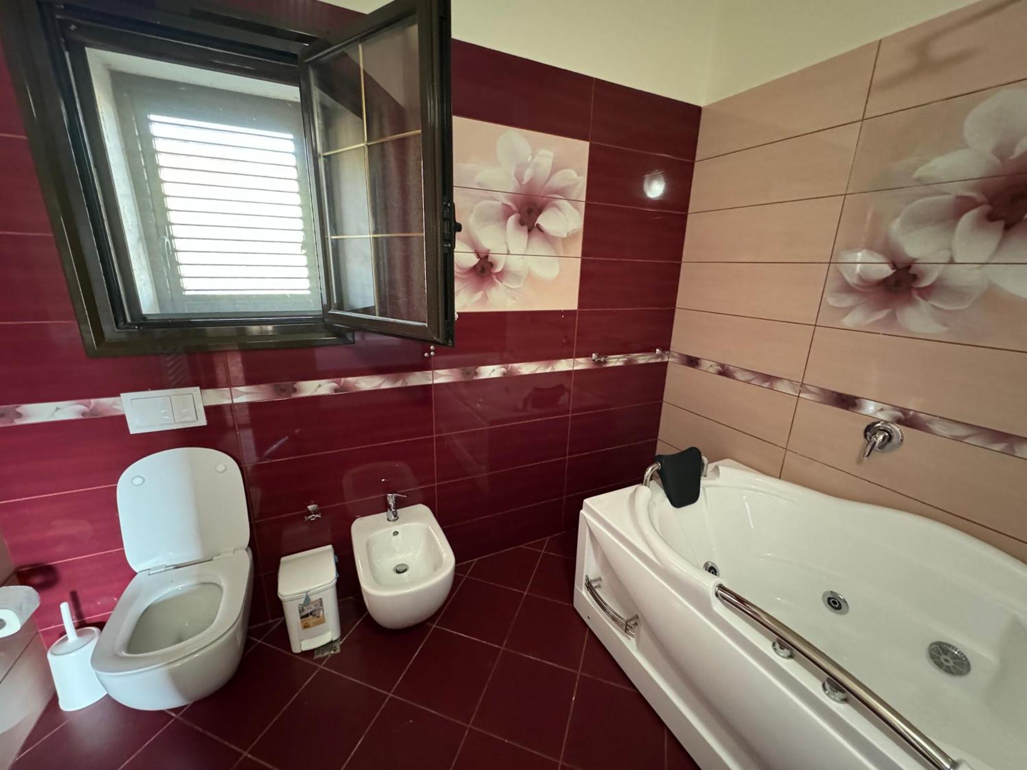 Villa Roan Vlorë